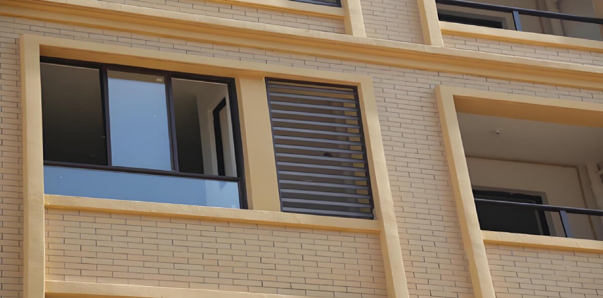 房屋外墻門窗滲水、開裂修繕！(圖1)